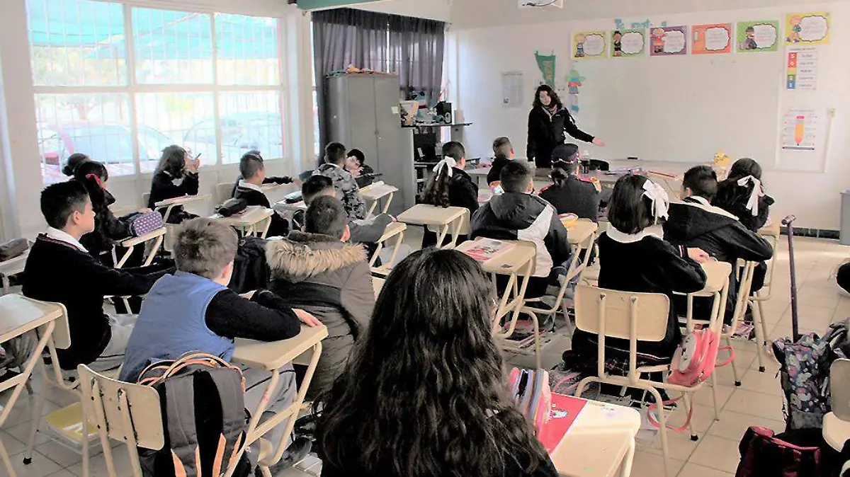 Alumnos en salón de clases